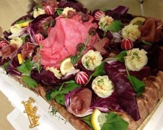 В Японии модны мясные торты