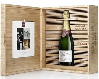 100-летняя бутылка шампанского была продана на аукционе за 116375$